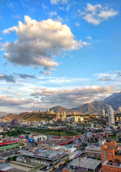 Espectaculares en la ciudad de Monterrey 